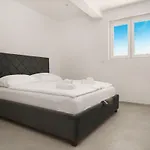 Rooftop House *